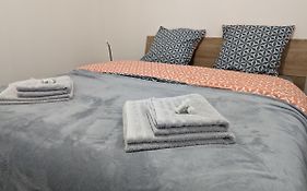Studio 27M2